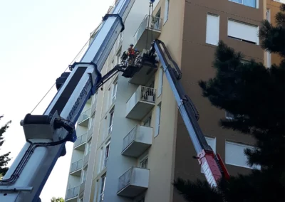 Dépose de balcon d'immeuble